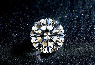 钻石生产者协会对钻石探测器进行测试
